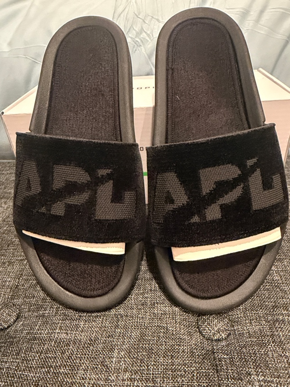 APL women’s techloom velvet slide in black size 8 New in box
